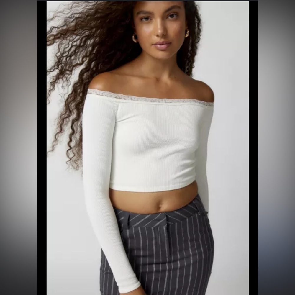 Out From Under Melani Seamless Lace-Trim Top size medium/large